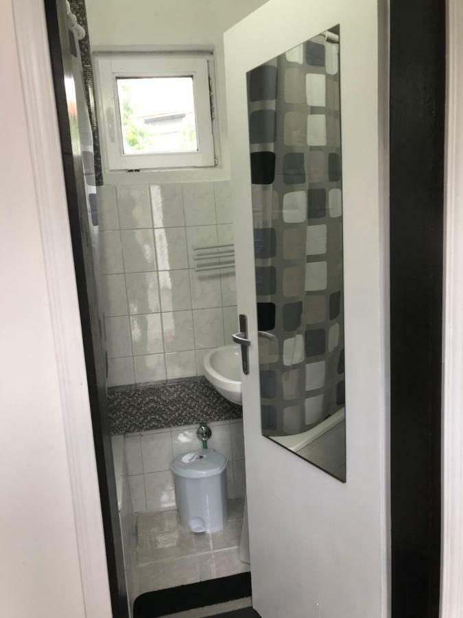 Apartman Lilium Apartment ซาราเยโว ภายนอก รูปภาพ
